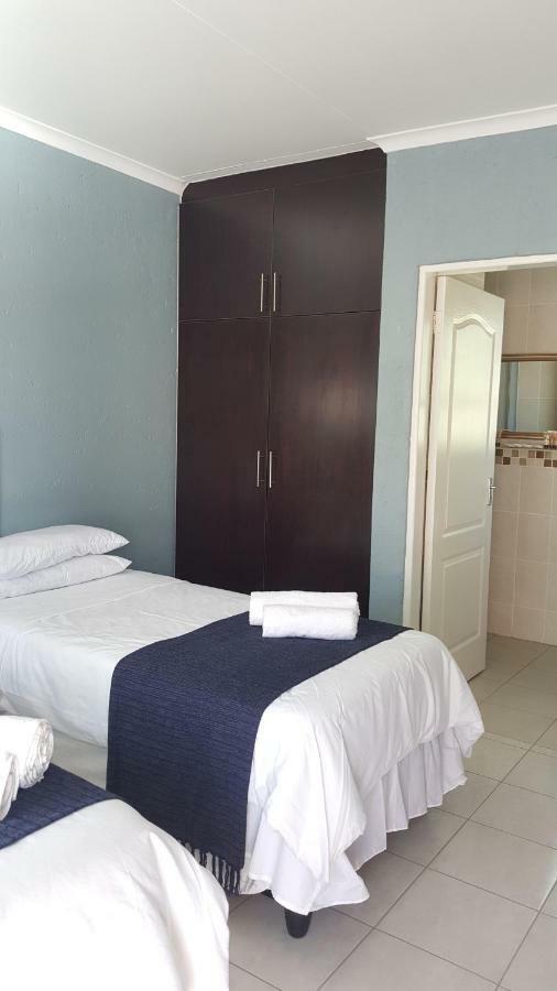 Silver Rest Guesthouse Mafikeng Exterior photo