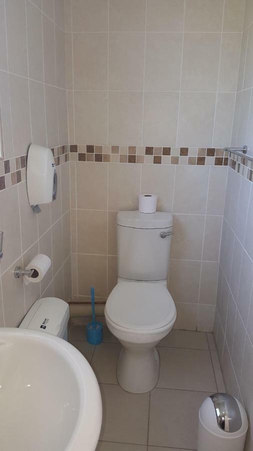 Silver Rest Guesthouse Mafikeng Exterior photo